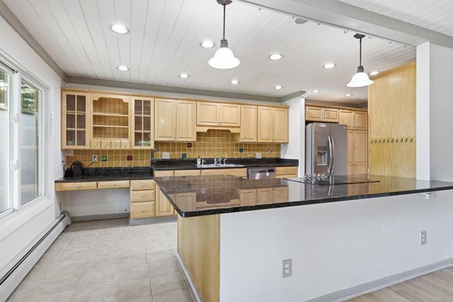 14823 Walker Place, Minnetonka, MN 55345