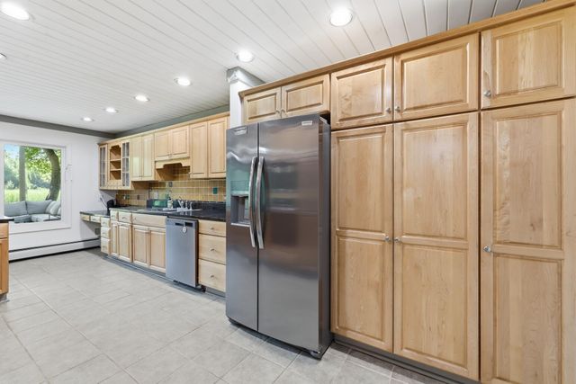 14823 Walker Place, Minnetonka, MN 55345