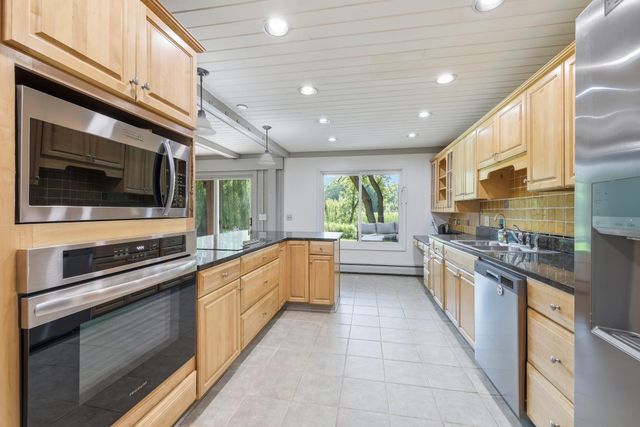 14823 Walker Place, Minnetonka, MN 55345