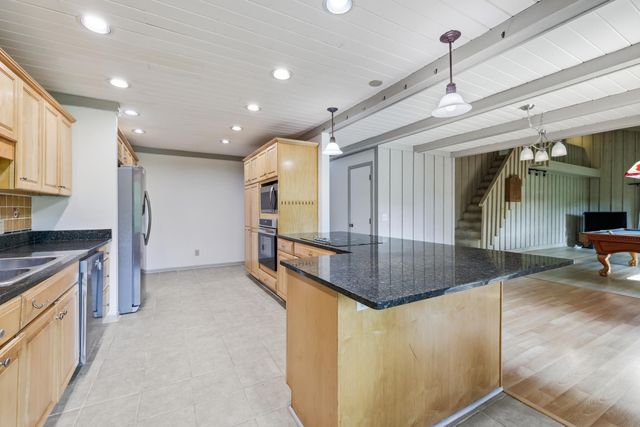 14823 Walker Place, Minnetonka, MN 55345