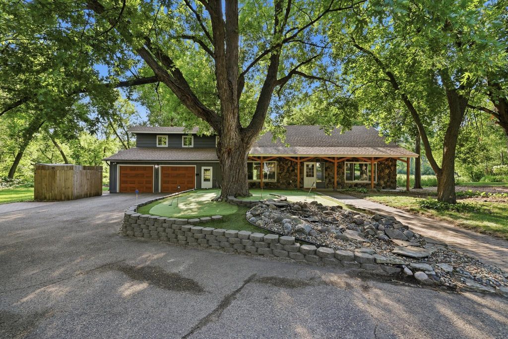 14823 Walker Place, Minnetonka, MN 55345