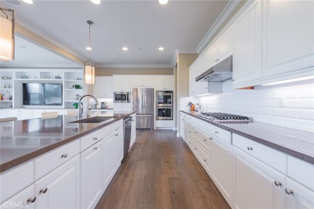 572 E Vosburg Drive, Azusa, CA 91702