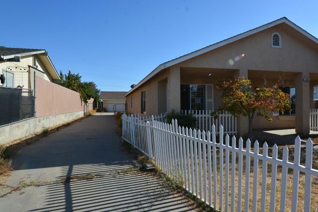 3965 E Marcus Avenue, Friant, CA 93626