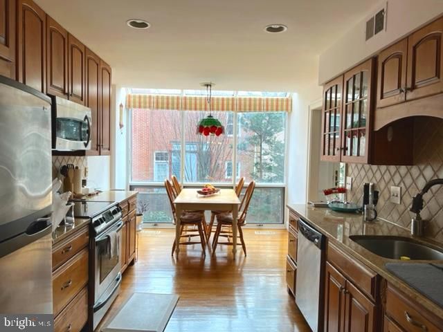 8033 QUARRY RIDGE WAY, Bethesda, MD 20817