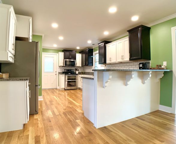 423 Rivermont Dr, Clarksville, TN 37043