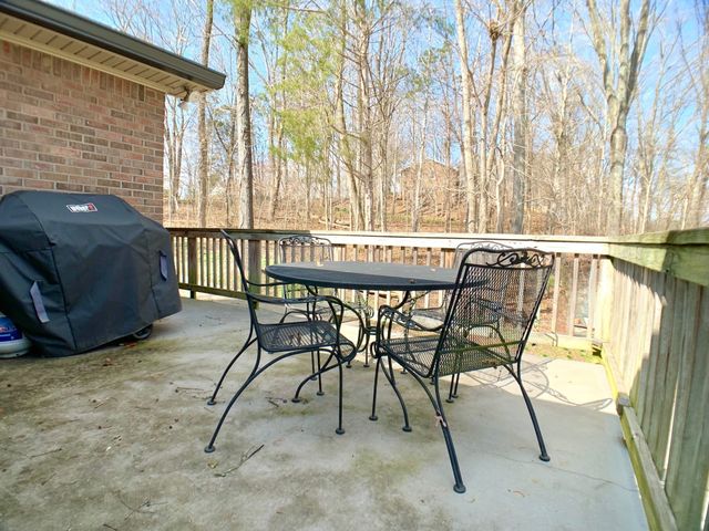 423 Rivermont Dr, Clarksville, TN 37043