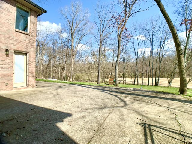 423 Rivermont Dr, Clarksville, TN 37043