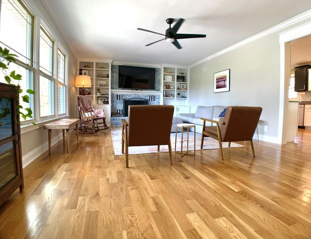 423 Rivermont Dr, Clarksville, TN 37043
