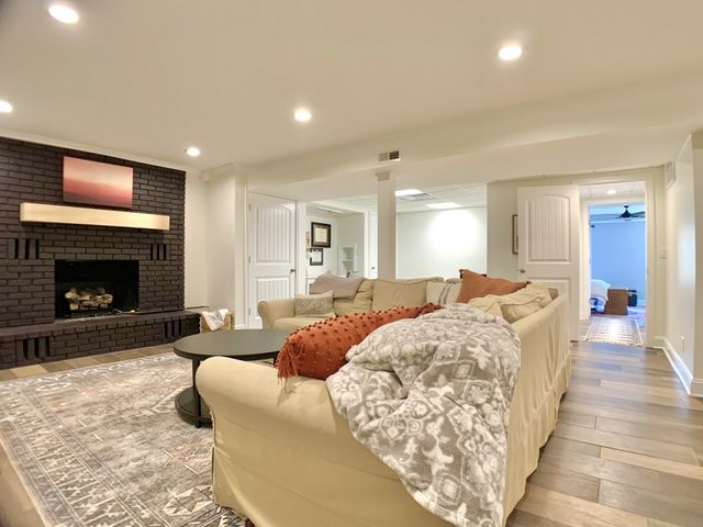 423 Rivermont Dr, Clarksville, TN 37043