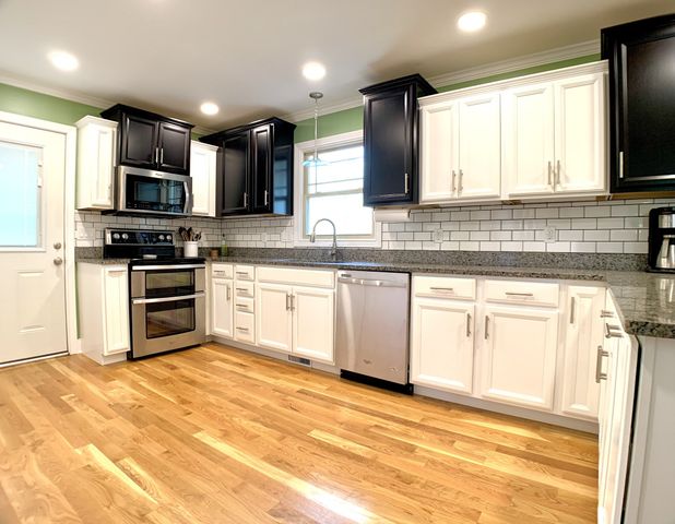 423 Rivermont Dr, Clarksville, TN 37043