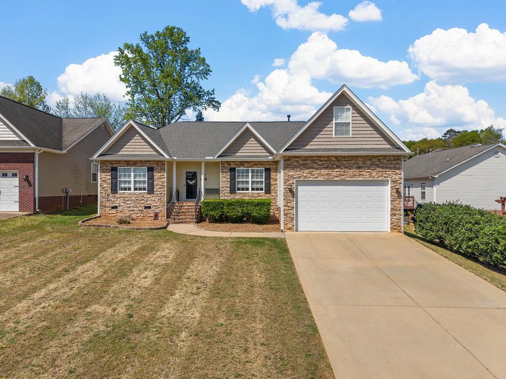 414 Landstone Terrace, Boiling Springs, SC 29316