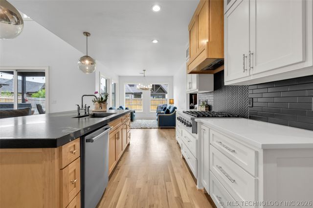 5319 E 125th Place S, Bixby, OK 74008