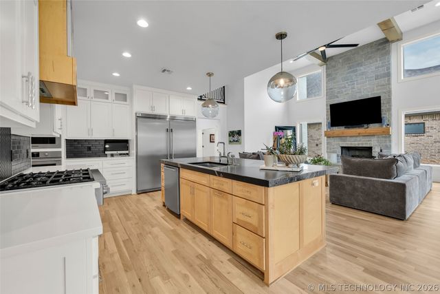 5319 E 125th Place S, Bixby, OK 74008