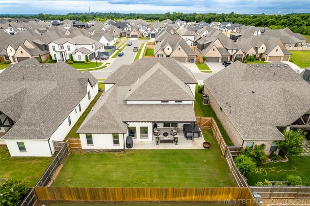 5319 E 125th Place S, Bixby, OK 74008