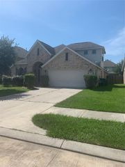 446 Oak Chase Drive, Conroe, TX 77304