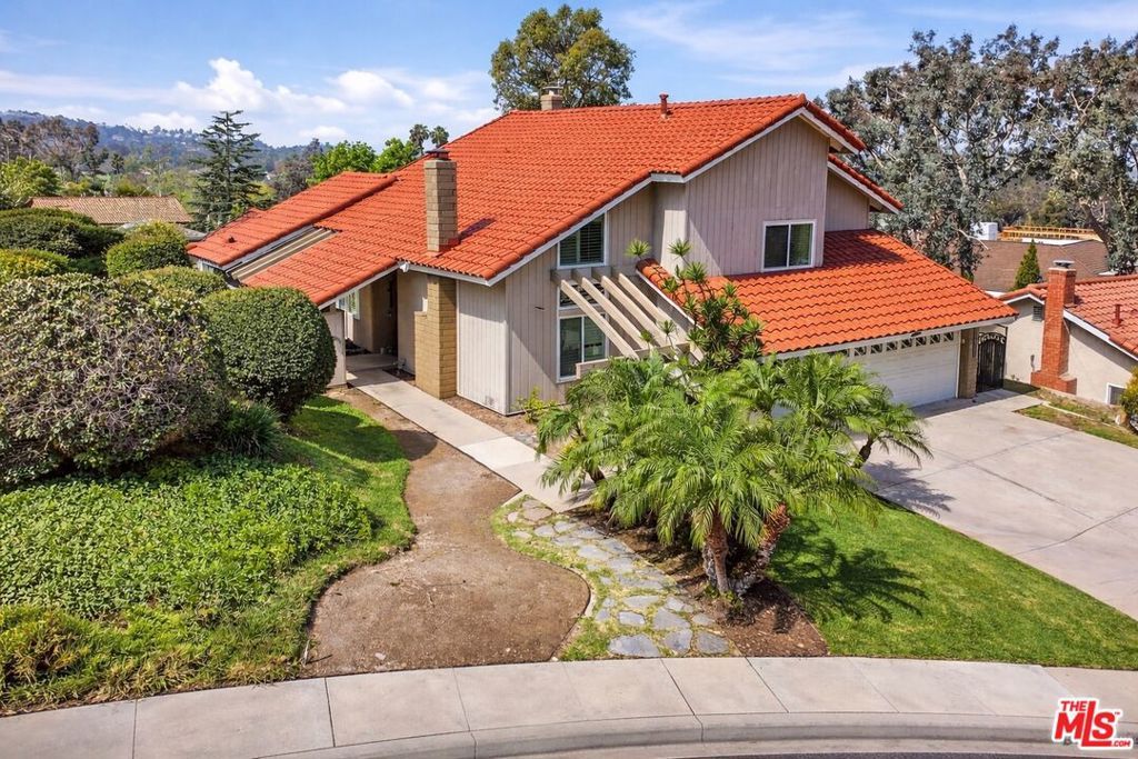 Image 3 of property listing at 157 S Donna Court, Anaheim, CA 92807