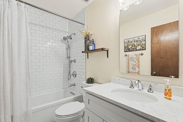 640 Clearview Court, Algonquin, IL 60102