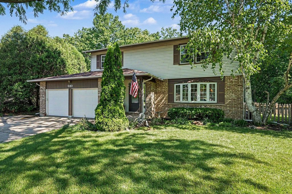 640 Clearview Court, Algonquin, IL 60102