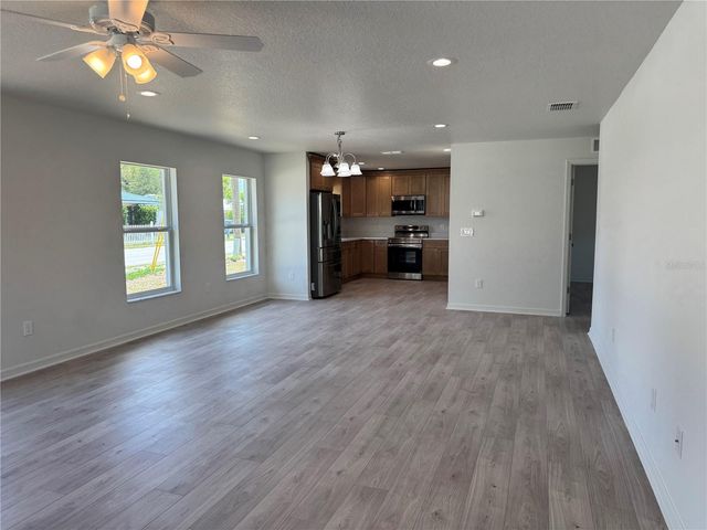 6024 12TH STREET, Zephyrhills, FL 33542
