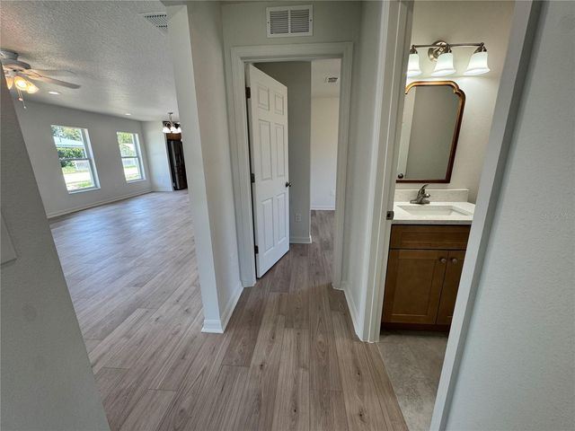 6024 12TH STREET, Zephyrhills, FL 33542