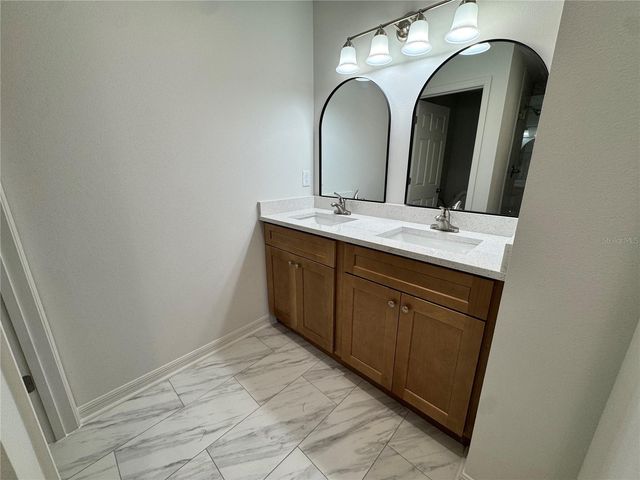 6024 12TH STREET, Zephyrhills, FL 33542