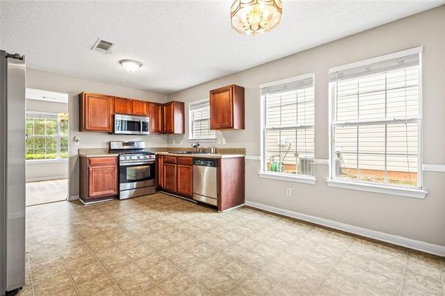 6684 CRANE Avenue, Fairburn, GA 30213