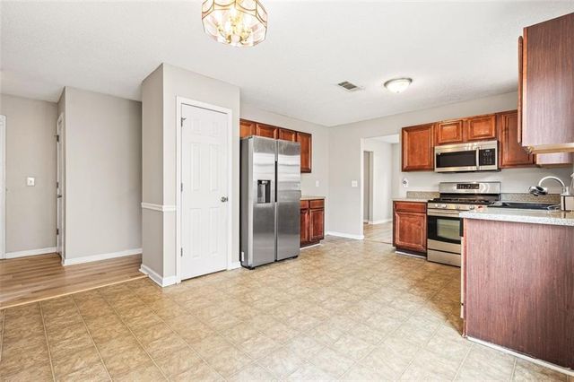 6684 CRANE Avenue, Fairburn, GA 30213