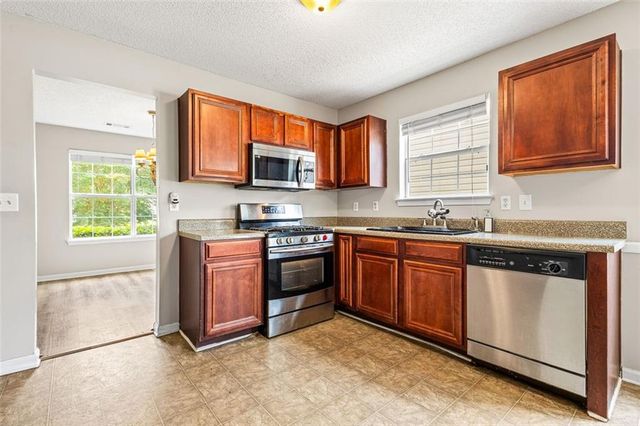 6684 CRANE Avenue, Fairburn, GA 30213