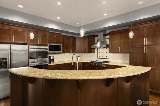 1211 N 42nd Place, Renton, WA 98056