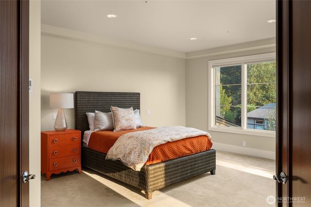 1211 N 42nd Place, Renton, WA 98056