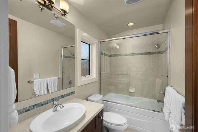 1211 N 42nd Place, Renton, WA 98056