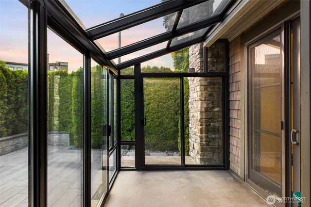 1211 N 42nd Place, Renton, WA 98056