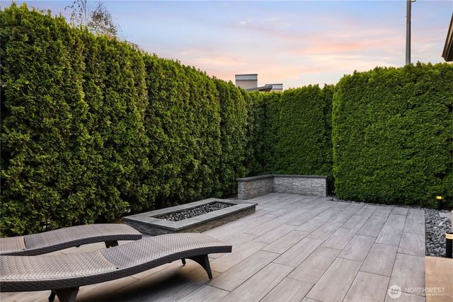 1211 N 42nd Place, Renton, WA 98056