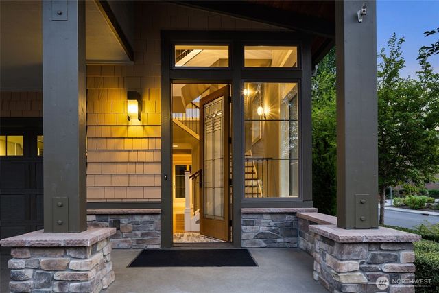 1211 N 42nd Place, Renton, WA 98056