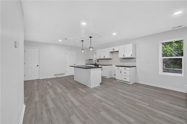 528 Caldwell Street, Excelsior Springs, MO 64024