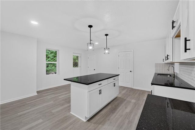 528 Caldwell Street, Excelsior Springs, MO 64024