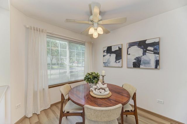 1034 Huntington Drive 1034, Elk Grove Village, IL 60007