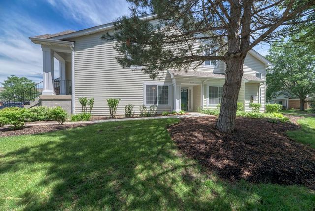 1034 Huntington Drive 1034, Elk Grove Village, IL 60007