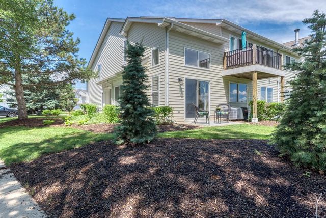 1034 Huntington Drive 1034, Elk Grove Village, IL 60007