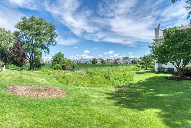 1034 Huntington Drive 1034, Elk Grove Village, IL 60007
