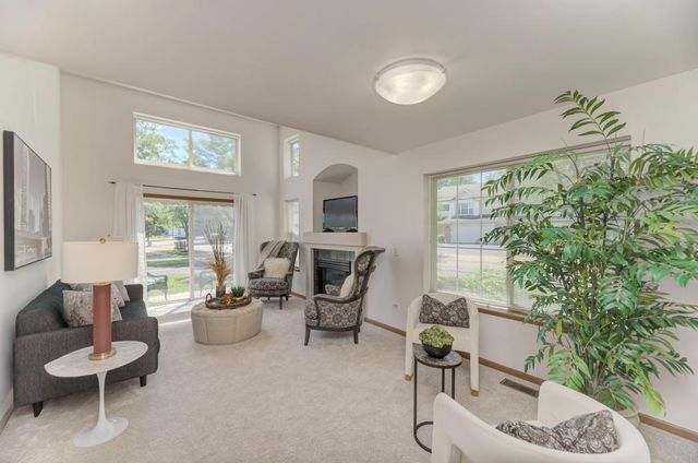 1034 Huntington Drive 1034, Elk Grove Village, IL 60007