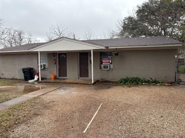 1215 8th Street, Rosenberg, TX 77471