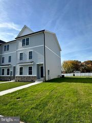 226 ROJAN RD, Dover, DE 19901