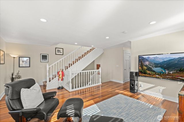 400 NE 50th Street, Seattle, WA 98105