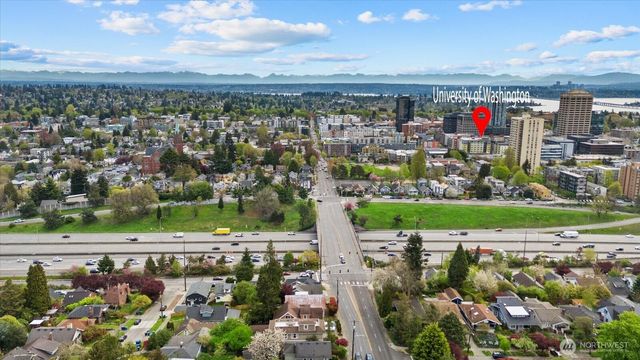 400 NE 50th Street, Seattle, WA 98105