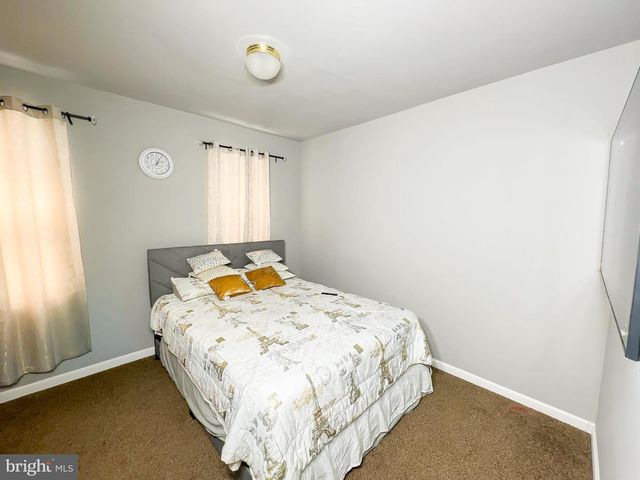 11 HILTON ST, Baltimore, MD 21229