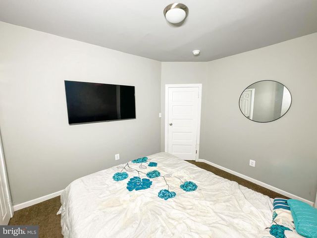 11 HILTON ST, Baltimore, MD 21229