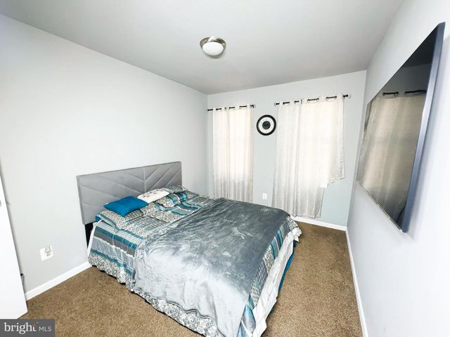 11 HILTON ST, Baltimore, MD 21229