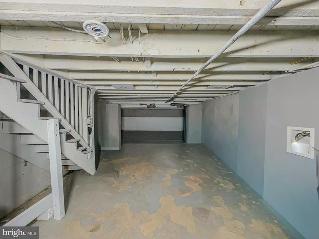 11 HILTON ST, Baltimore, MD 21229