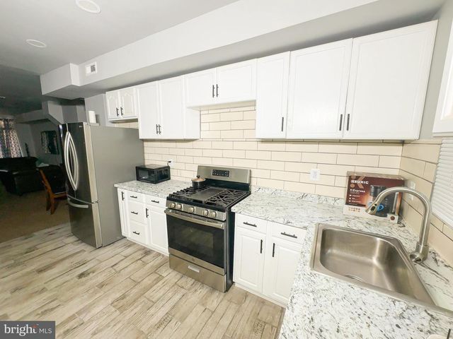 11 HILTON ST, Baltimore, MD 21229